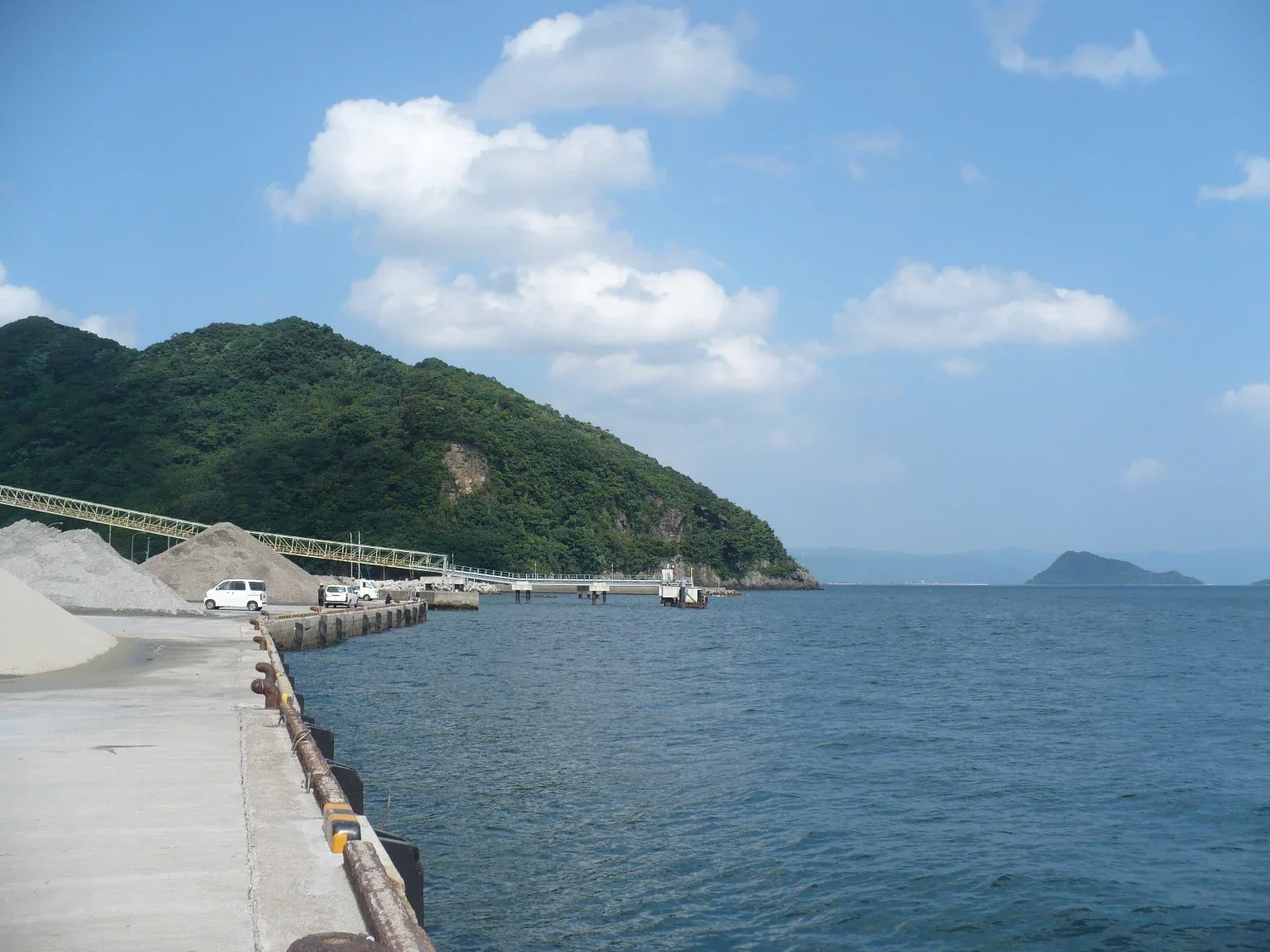 加治木港岸壁與海面實景,並非花火大會當日畫面