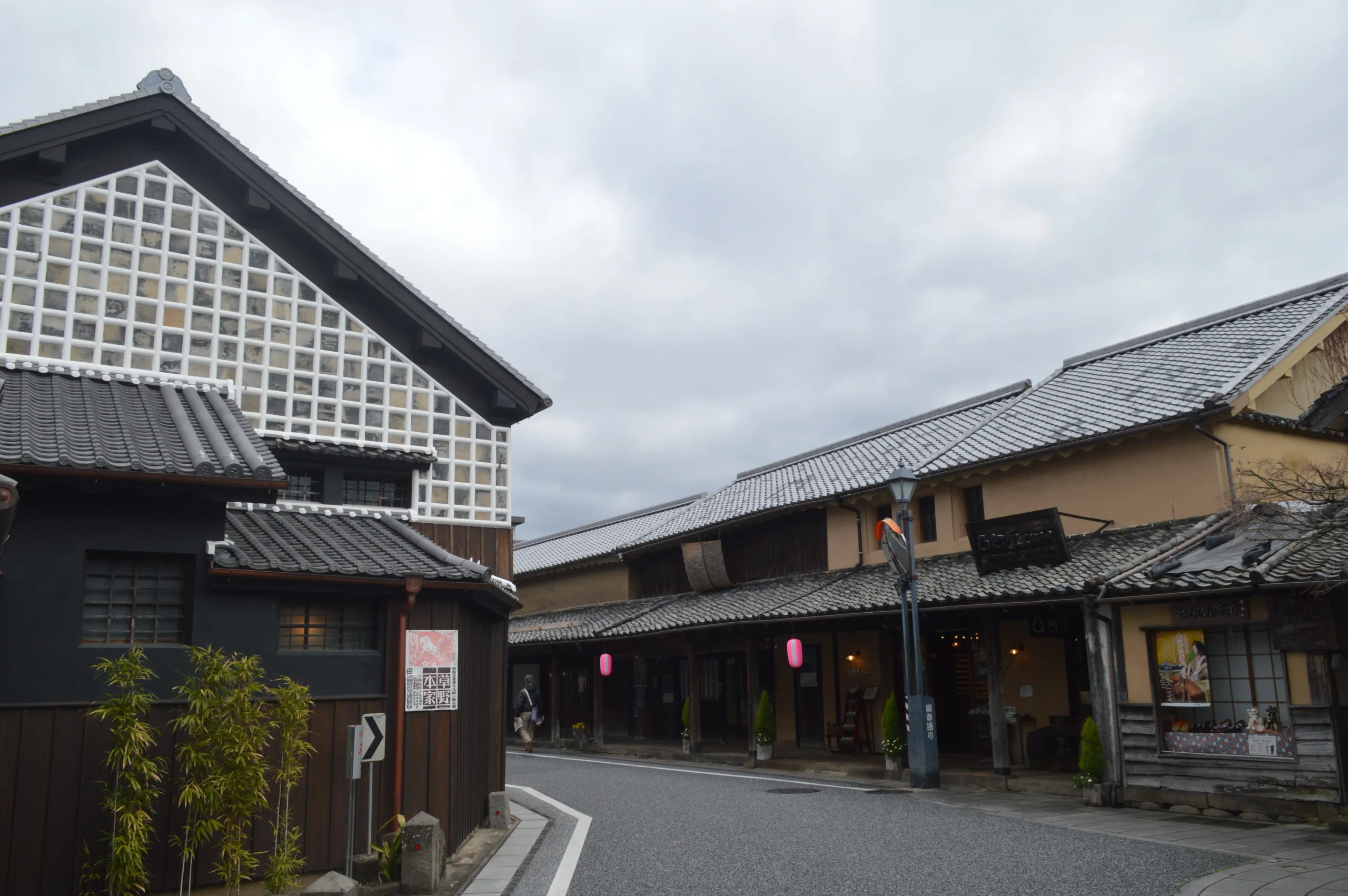 日田豆田町的舊街屋沿著窄街排列