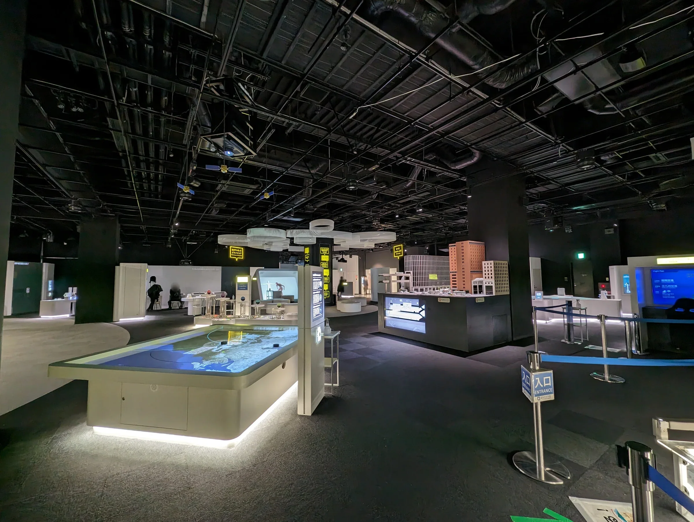福岡市科學館五樓常設展示區的一角