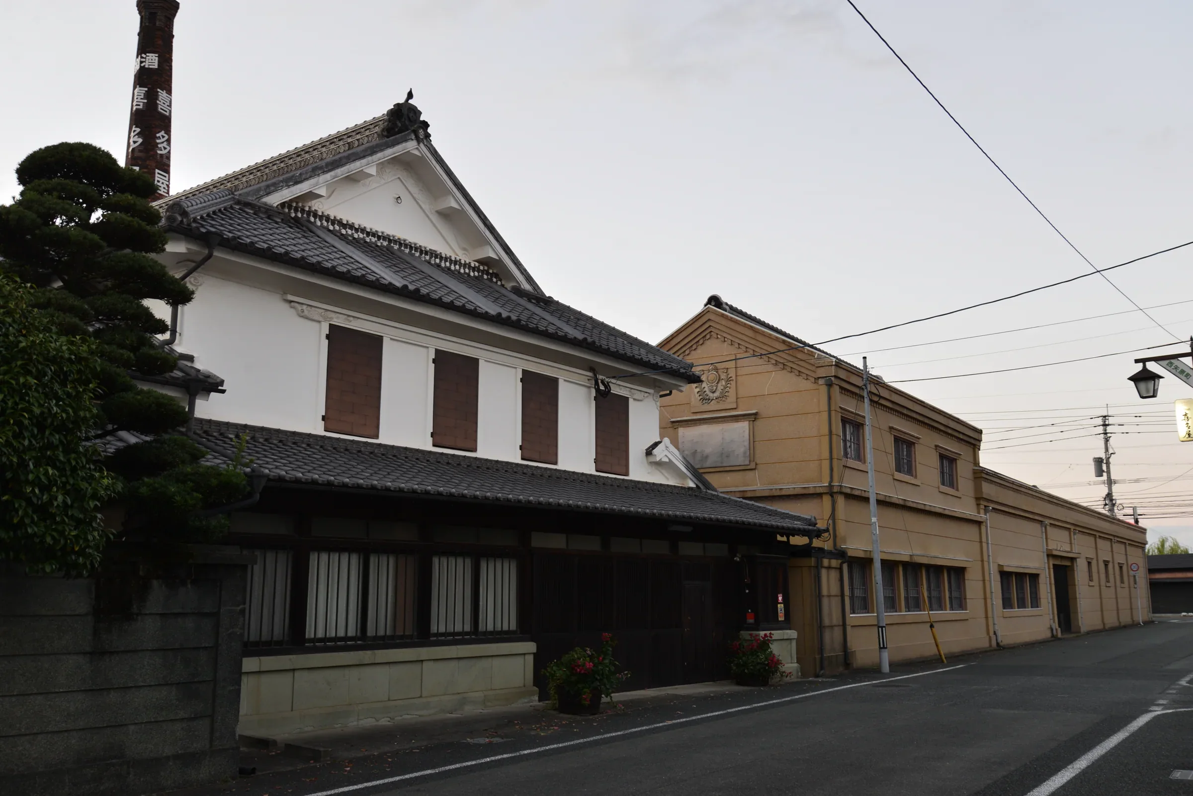 八女福島的舊喜多屋酒藏建築,現為風之八女福島的接待與餐廳棟