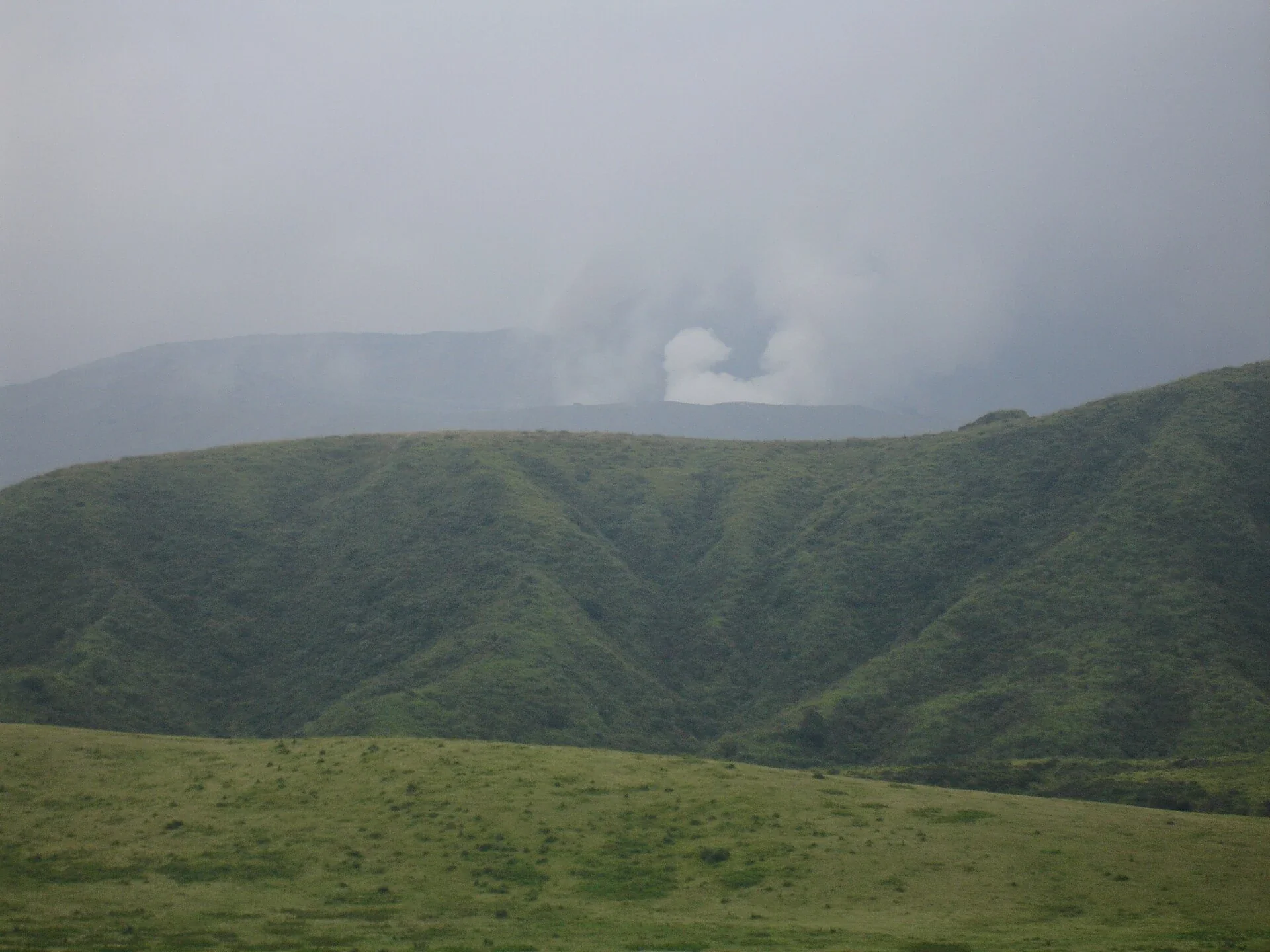 草千里草原與烏帽子岳