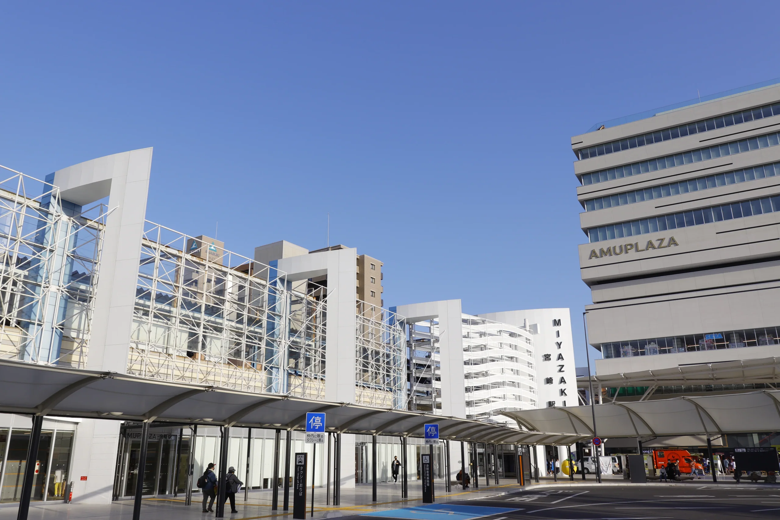 宮崎站 AMU PLAZA 外觀與站前廣場