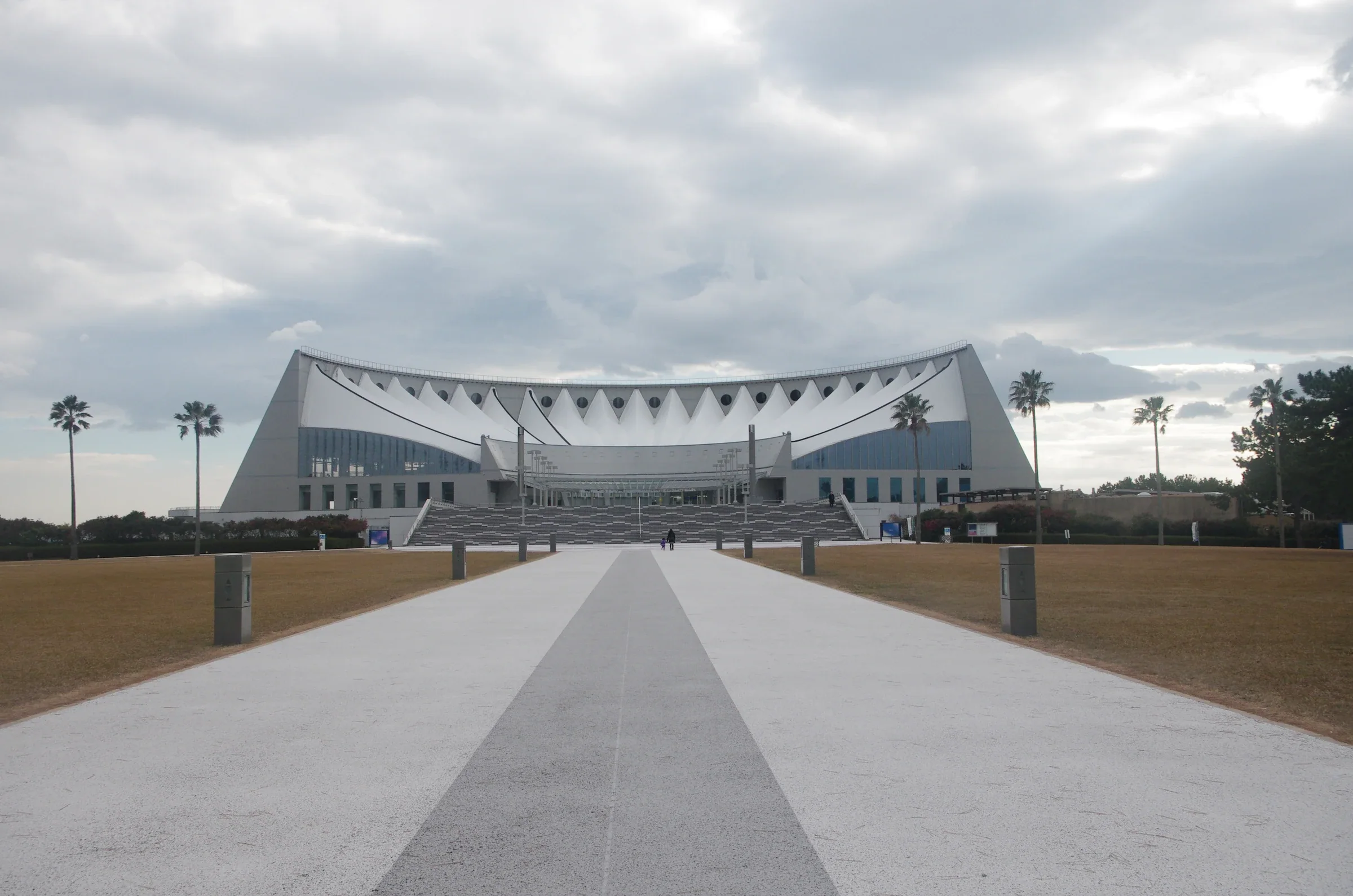 從海之中道海濱公園望向Marine World海之中道，兩個景點位置相鄰