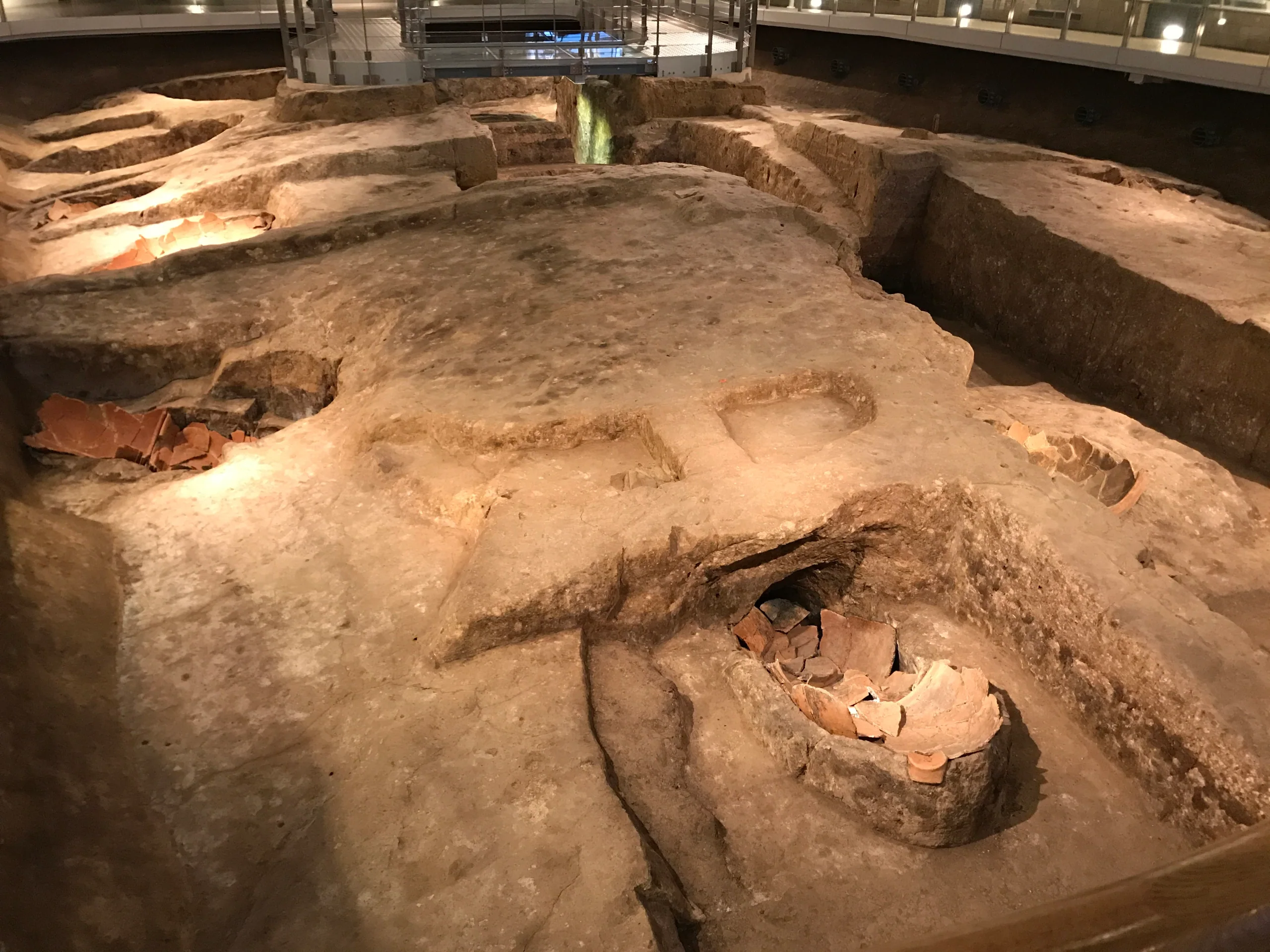 吉野ヶ里歷史公園北墳丘墓內部展示的墓室遺構